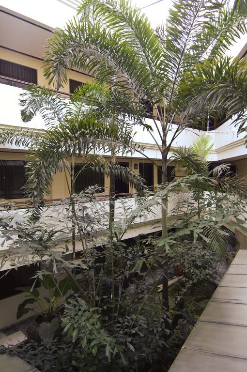 Bacolod Business Inn Exterior foto
